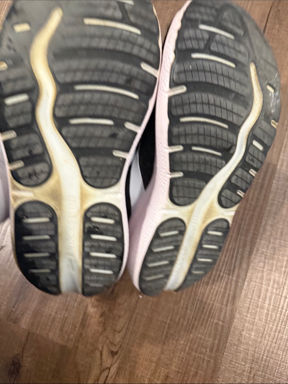 Brooks Women's ghost 2 max 
-black with pink - Picture 9 of 12